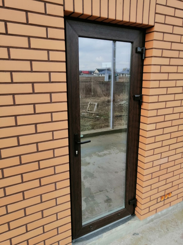 Металопластикові двері Rehau 10
