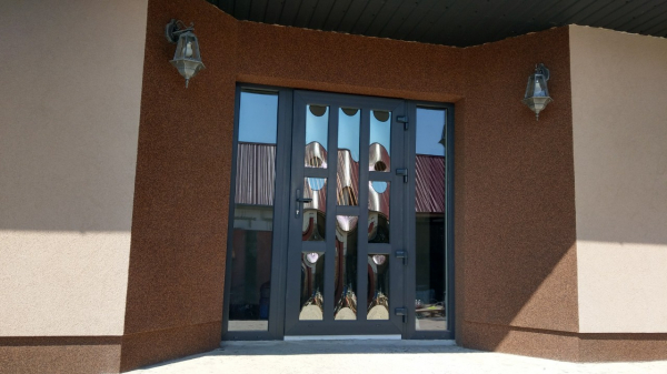 Металопластикові двері Rehau 8